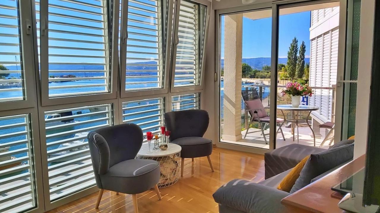 Apartment Lora Omiš Esterno foto