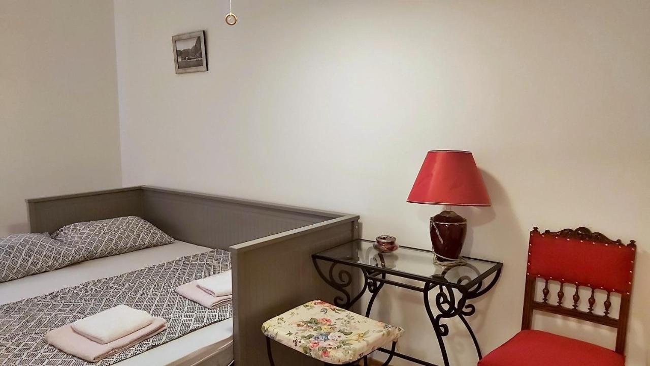 Apartment Lora Omiš Esterno foto