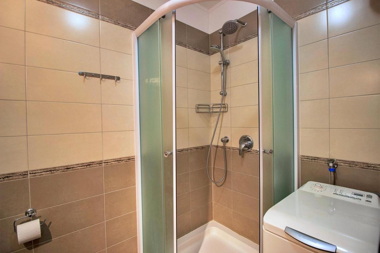 Apartment Lora Omiš Esterno foto