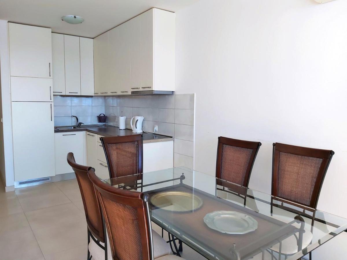 Apartment Lora Omiš Esterno foto