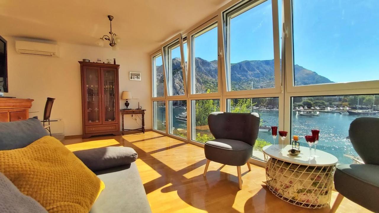 Apartment Lora Omiš Esterno foto