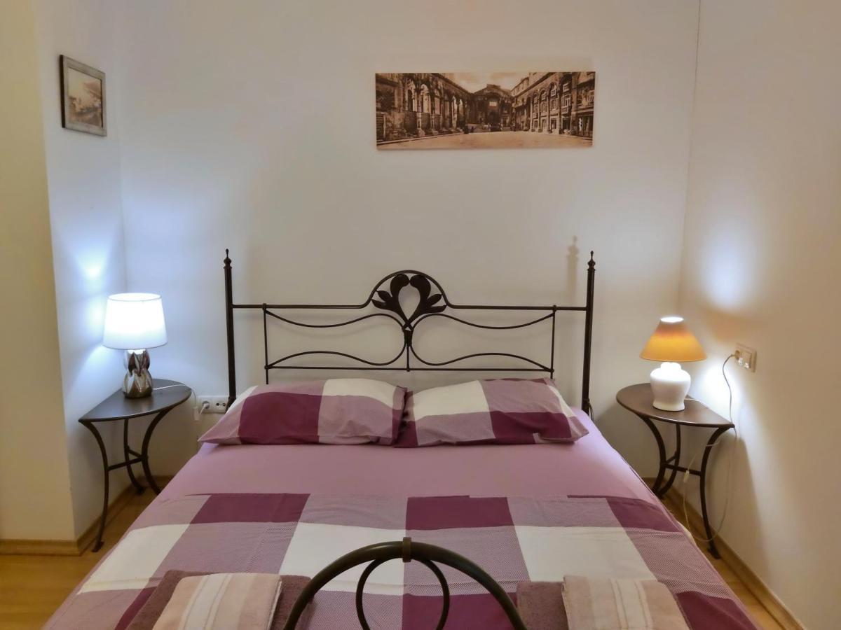 Apartment Lora Omiš Esterno foto